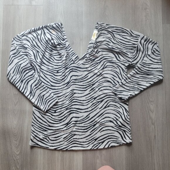 Maeve By Anthropologie Zebra Print V-Neck Sweater S Black & White Cozy Soft Knit - Picture 2 of 7